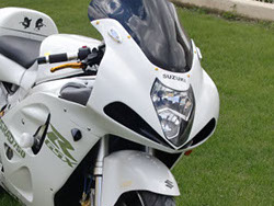 White GSXR with Infra Red Racing Upgrade Nose